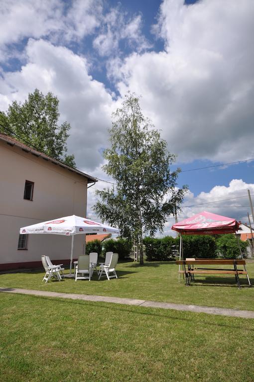 Kalcit Tourist Motel Белапатфалва Екстериор снимка